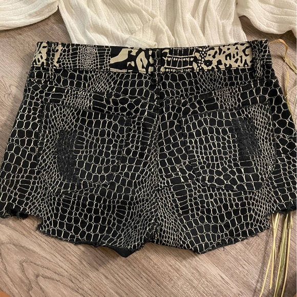 Afghan Animal Print Shorts - Picture 6 of 8